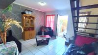 Lounges - 18 square meters of property in Avondale