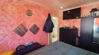 Bed Room 1 - 13 square meters of property in Avondale