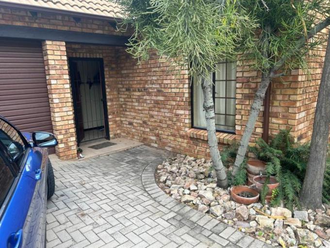 2 Bedroom Simplex to Rent in Brookelands Lifestyle Estate - Property to rent - MR685091