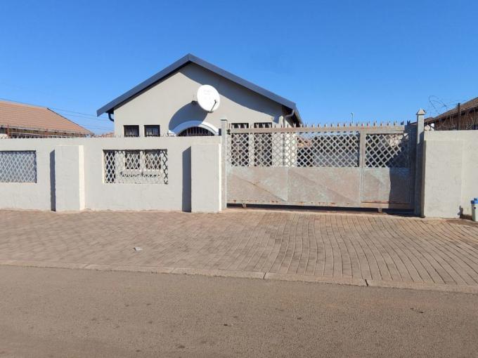 2 Bedroom House for Sale For Sale in Soshanguve - MR685097