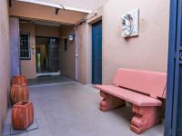  of property in Die Hoewes