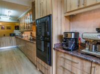  of property in Die Hoewes
