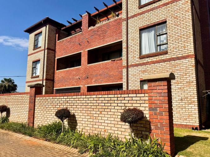 2 Bedroom Apartment for Sale For Sale in Randpark Ridge - MR685151
