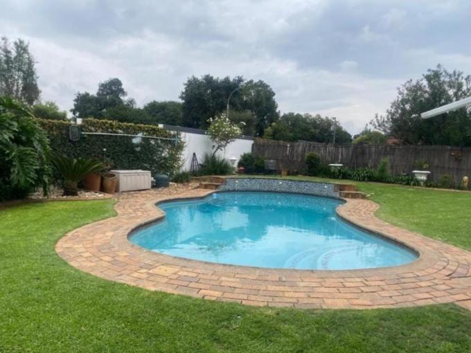 5 Bedroom House for Sale For Sale in Verwoerdpark - MR685152