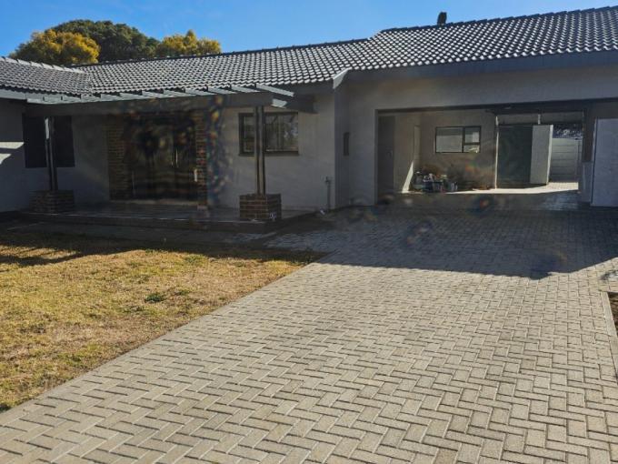 4 Bedroom House for Sale For Sale in Brackenhurst - MR685161