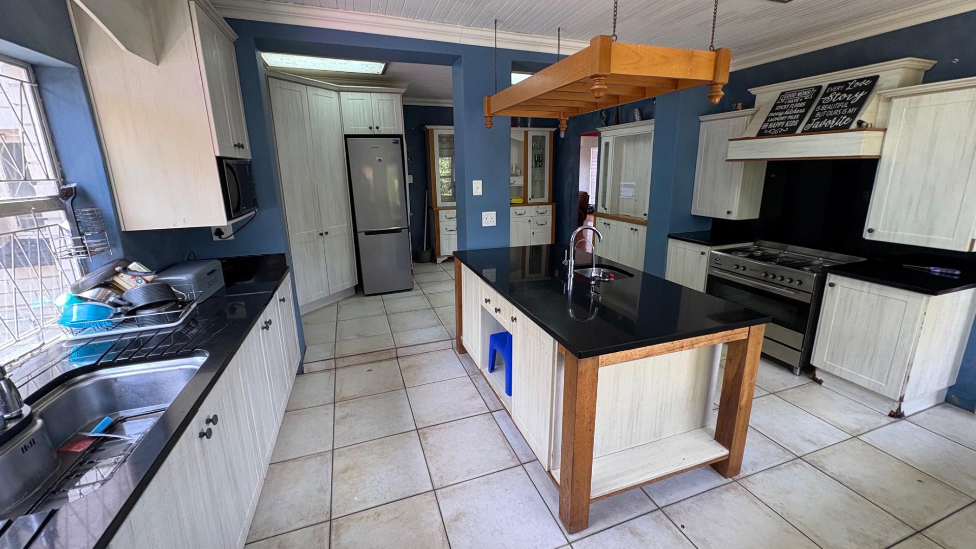 Kitchen of property in Sunridge Park