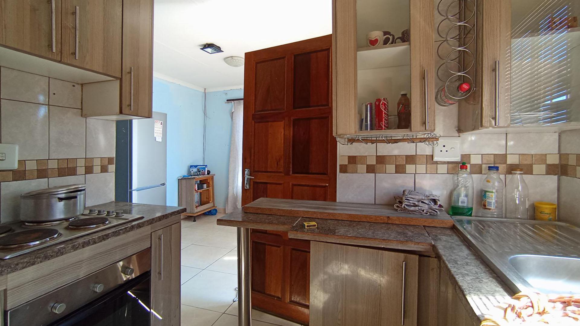 Kitchen - 7 square meters of property in Soshanguve East