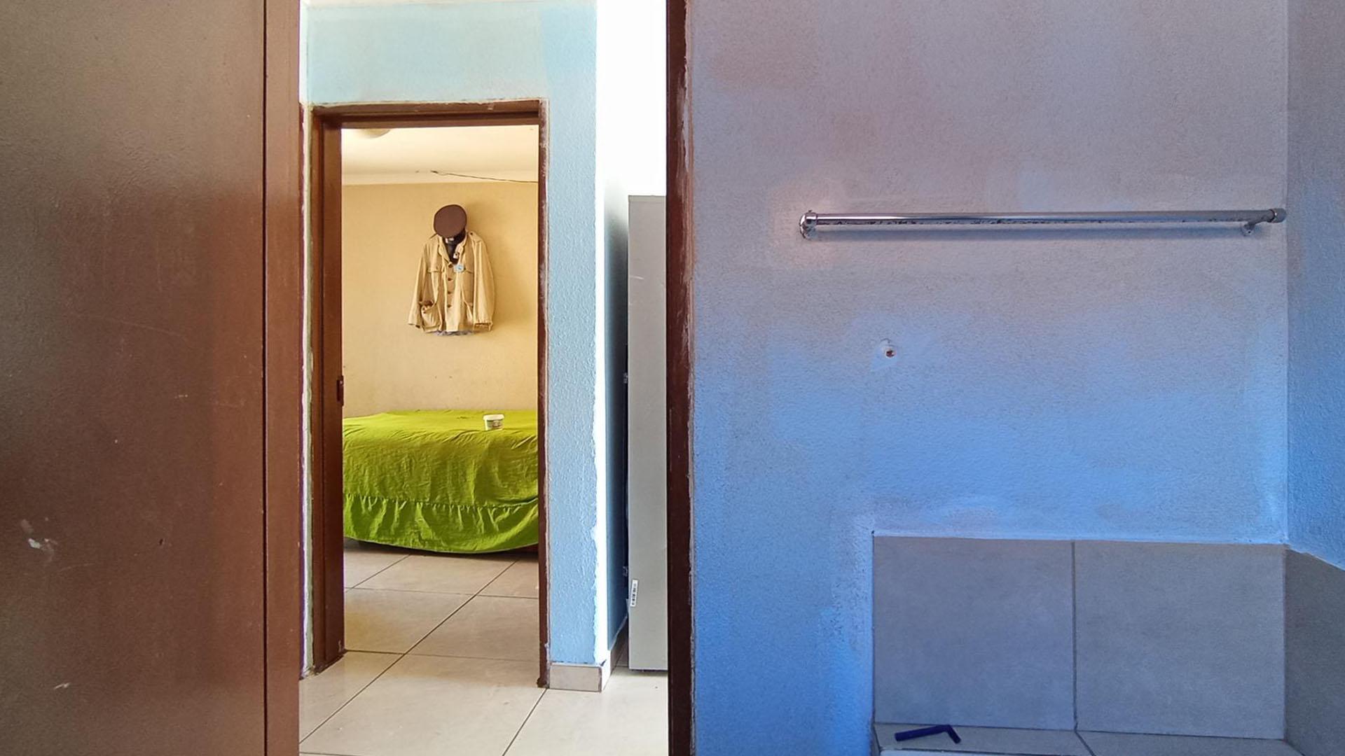 Bathroom 1 - 5 square meters of property in Soshanguve East