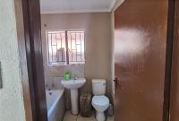 Bathroom 1 of property in Soshanguve East