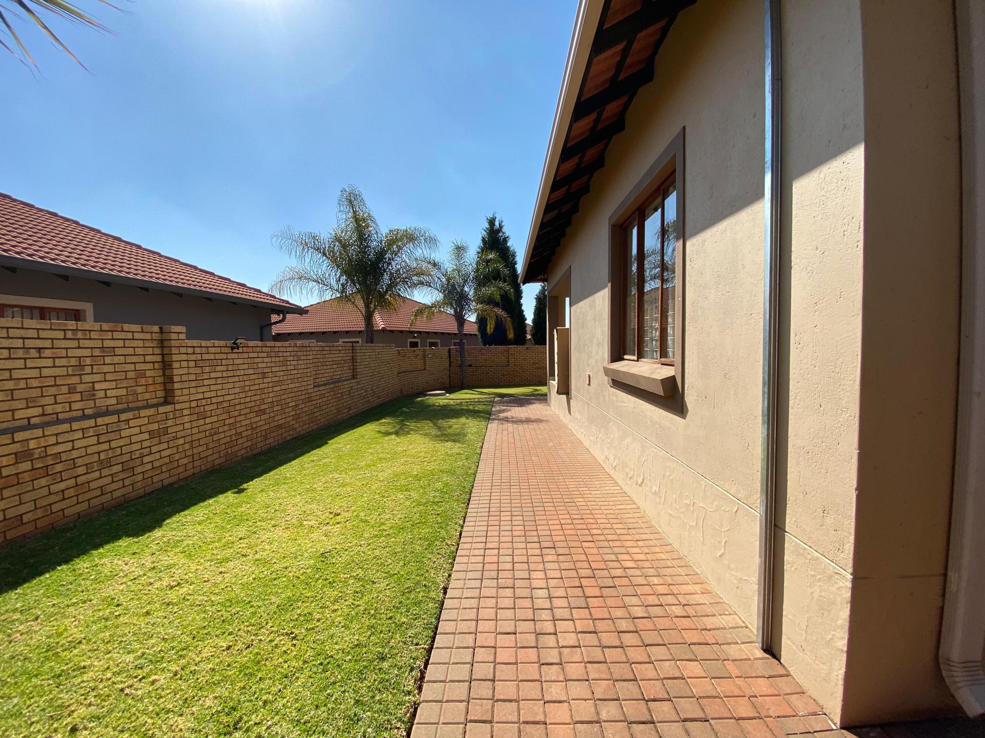  of property in Monavoni