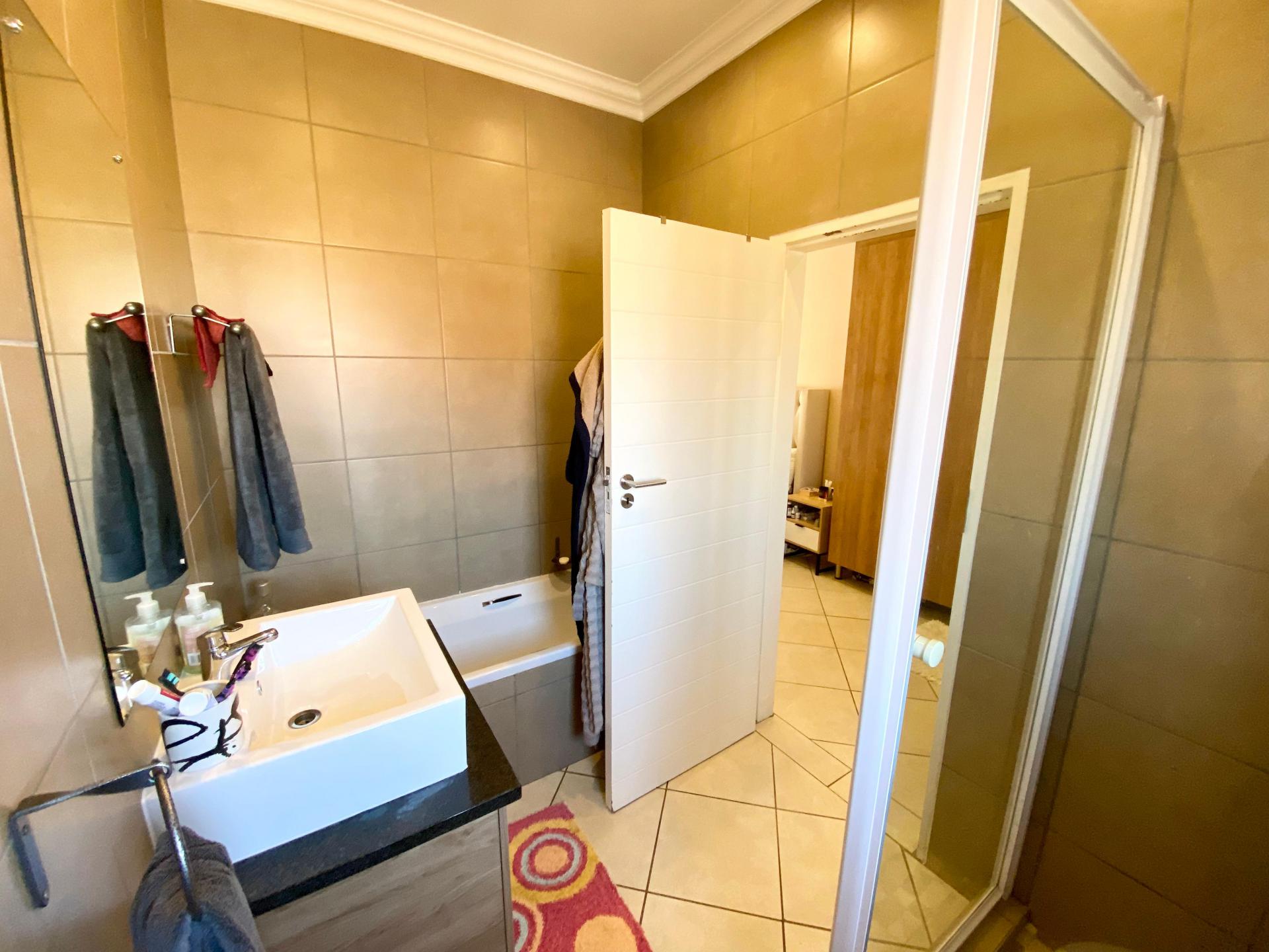  of property in Monavoni