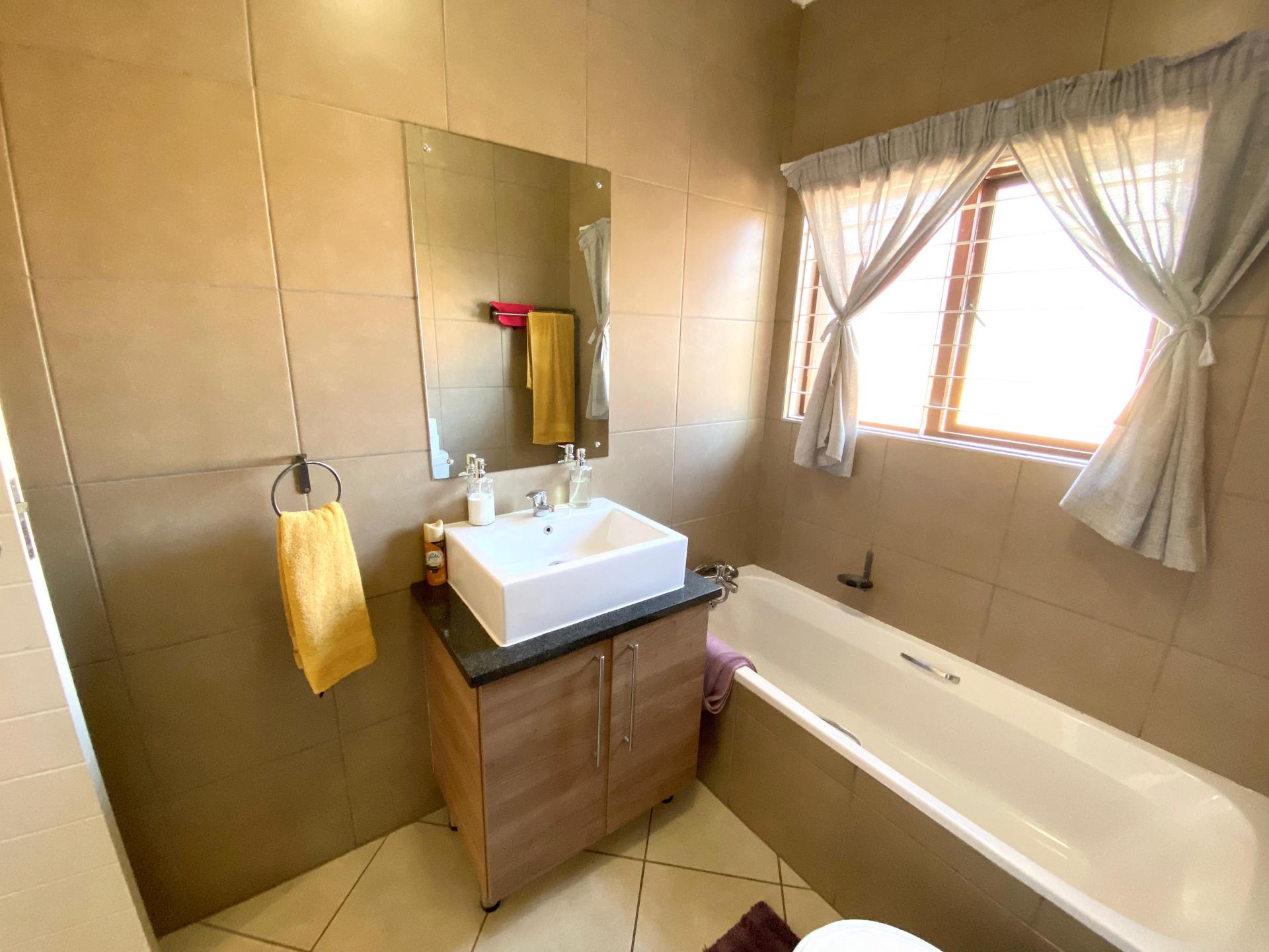  of property in Monavoni