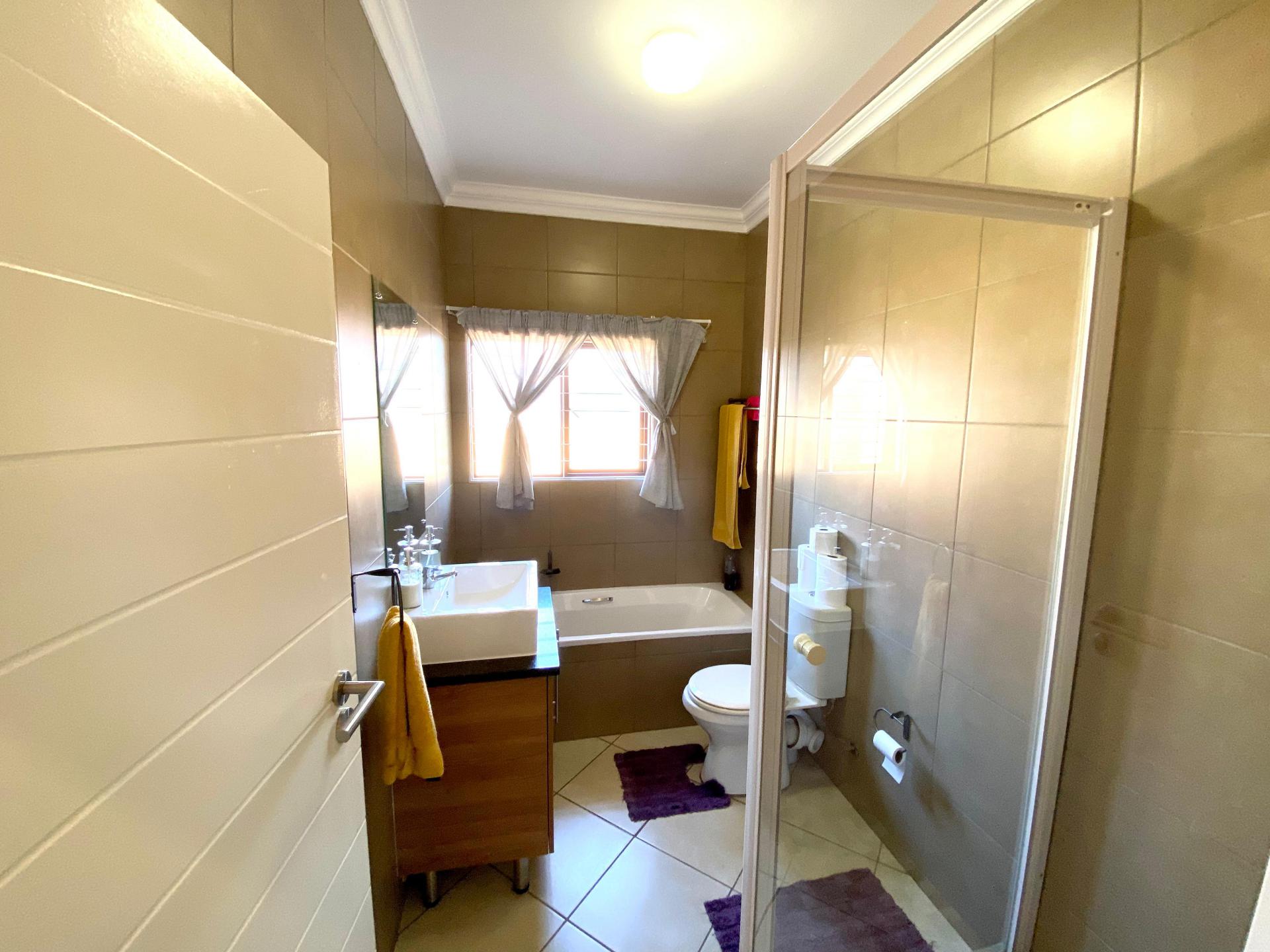  of property in Monavoni