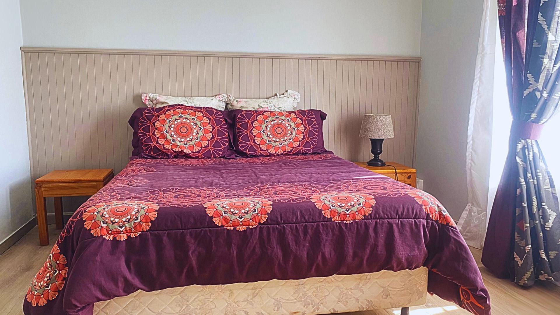 Bed Room 1 of property in Uvongo