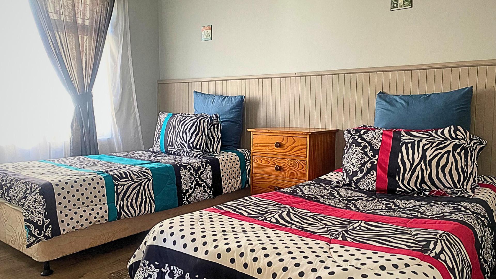 Bed Room 2 of property in Uvongo