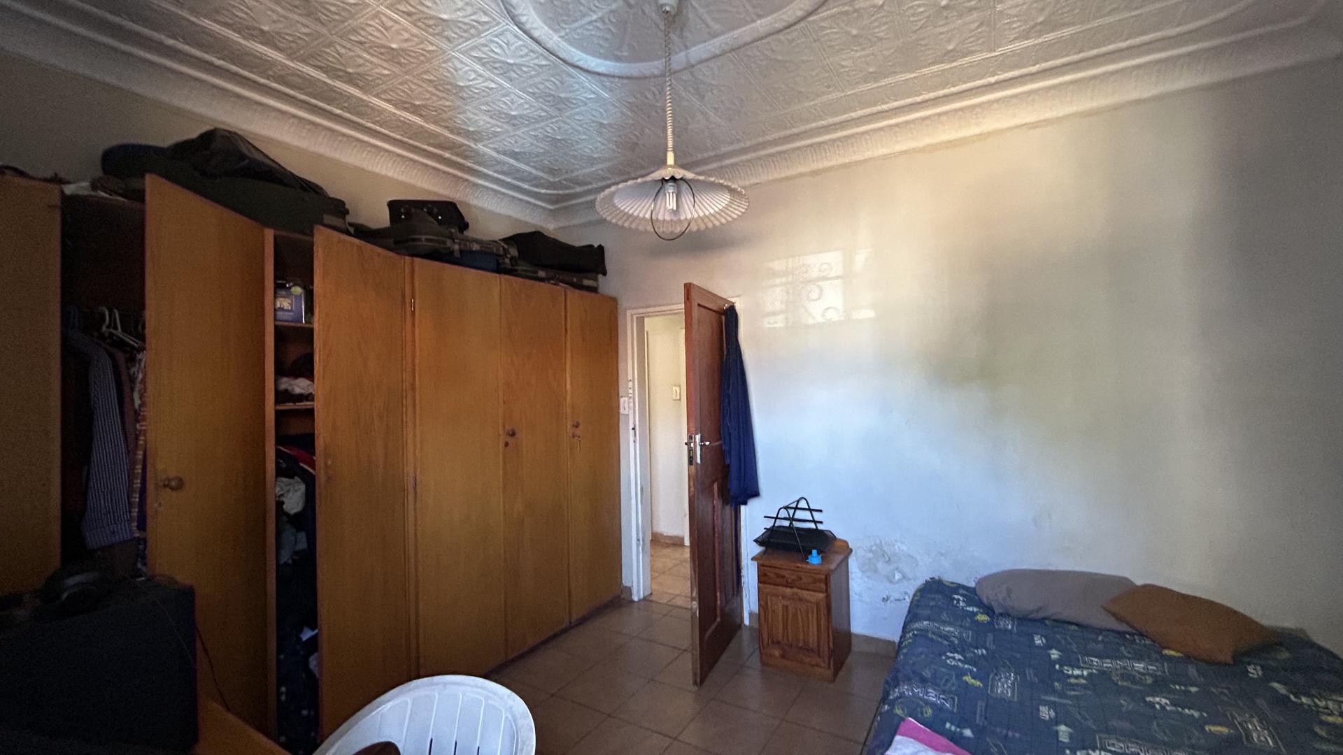 Bed Room 2 of property in Gezina