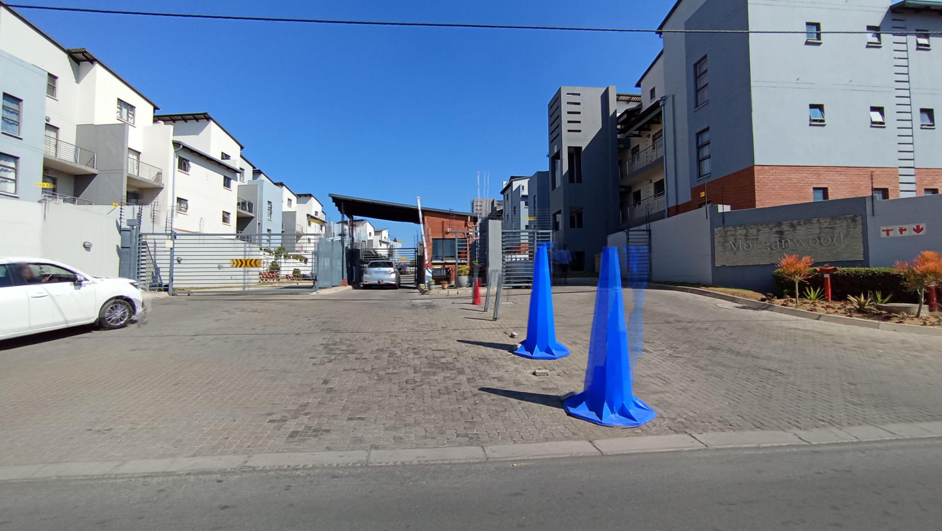 Front View of property in Barbeque Downs