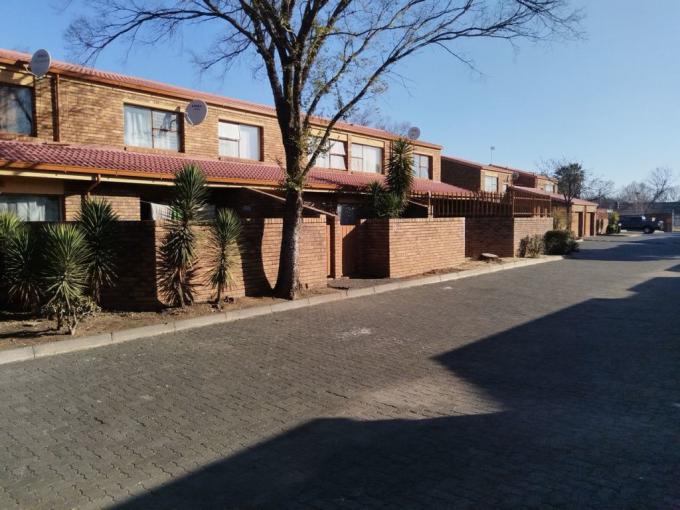 3 Bedroom Duplex for Sale For Sale in Vanderbijlpark - MR685225