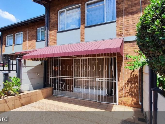 3 Bedroom Simplex for Sale For Sale in South Crest - MR685263