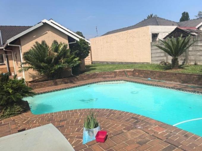 4 Bedroom House for Sale For Sale in Marlands - MR685271