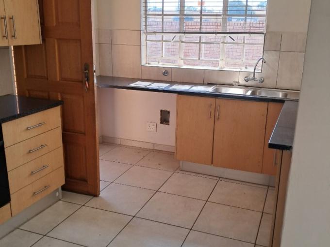 3 Bedroom Simplex for Sale For Sale in Equestria - MR685273