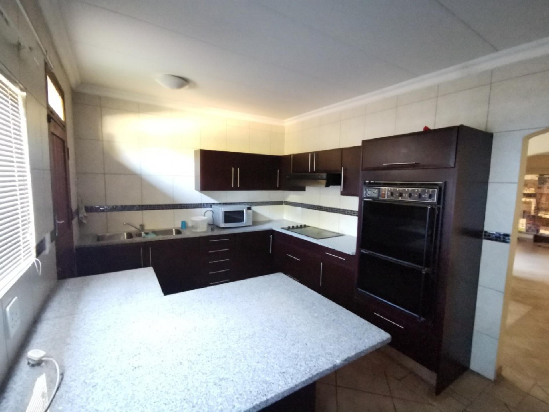  of property in Theresapark