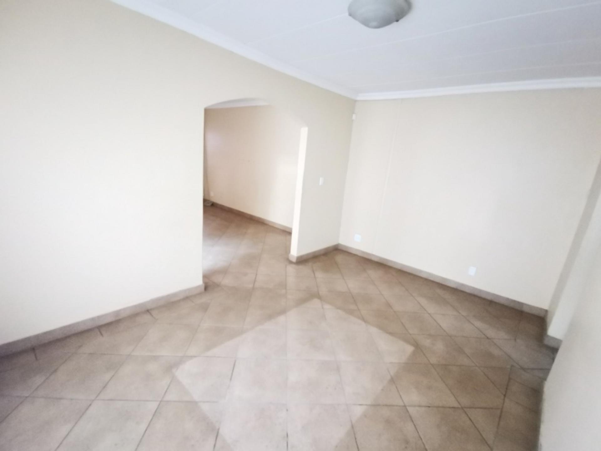  of property in Theresapark