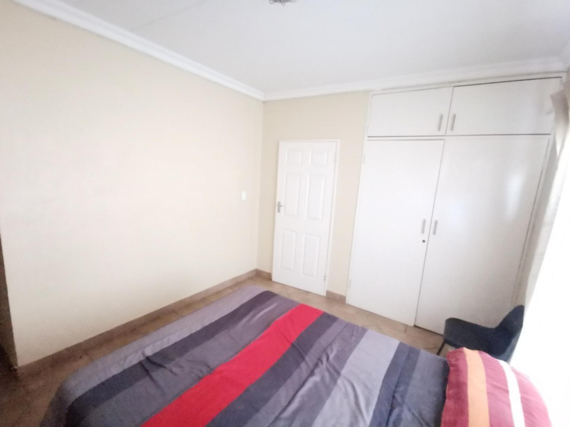  of property in Theresapark