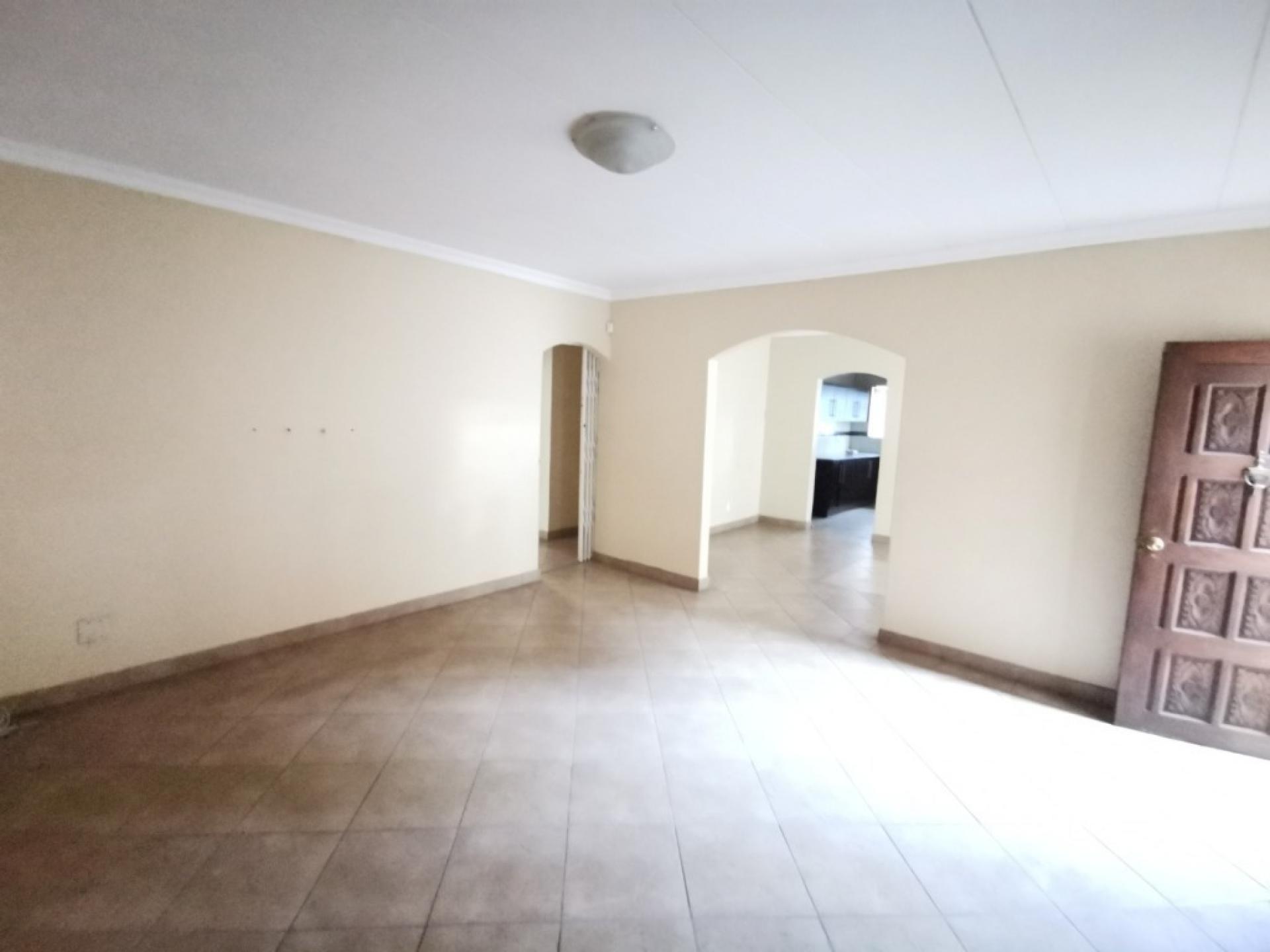  of property in Theresapark