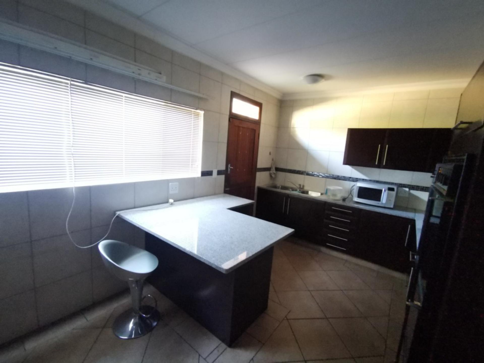  of property in Theresapark