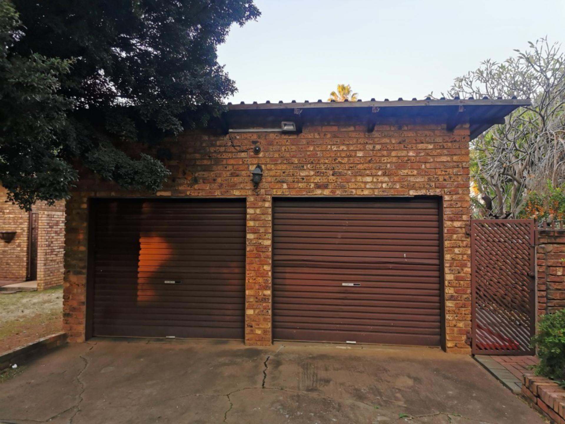  of property in Theresapark