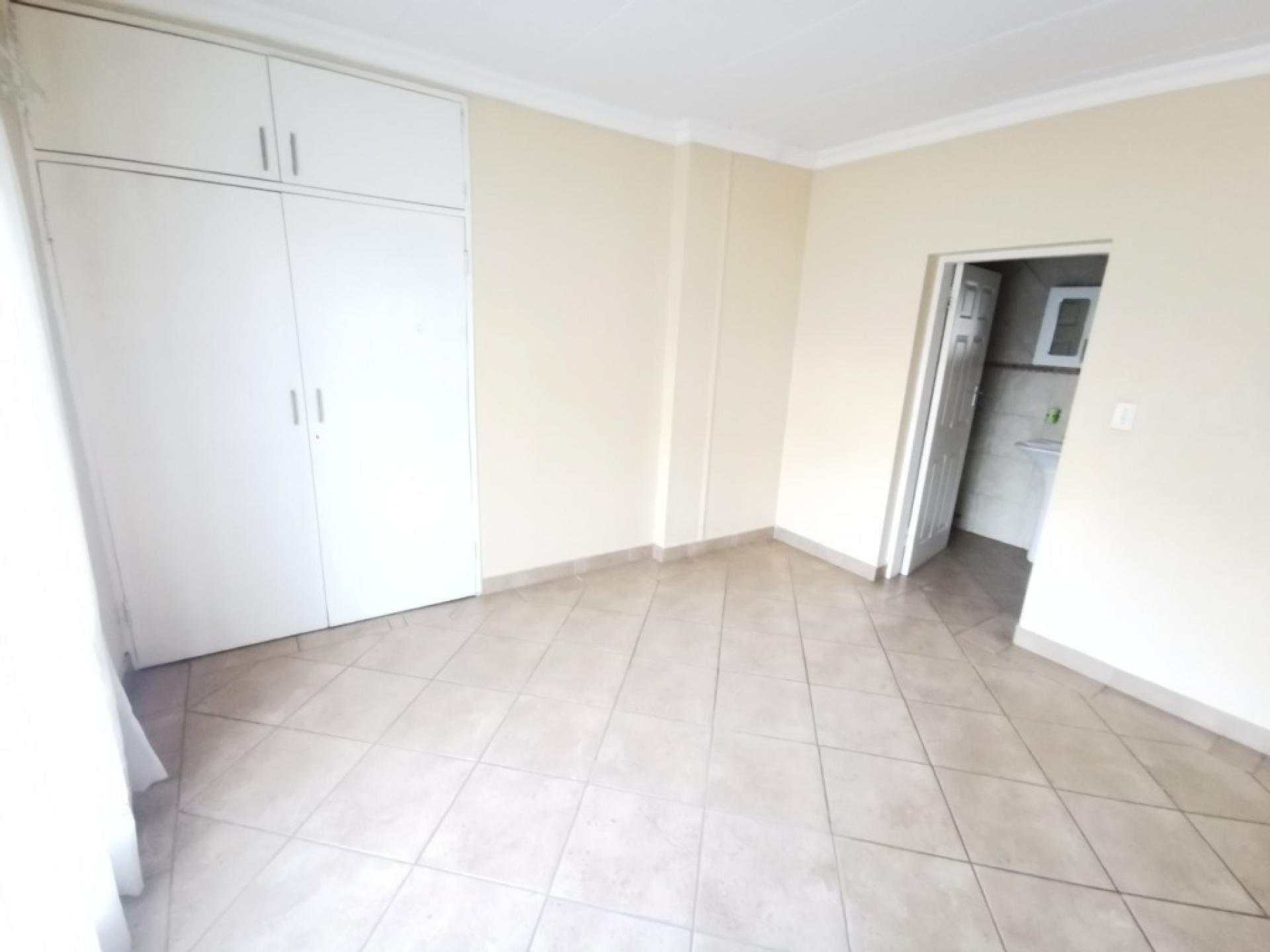  of property in Theresapark