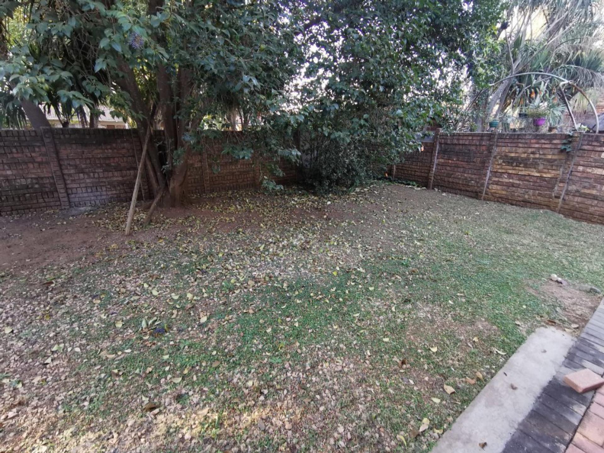  of property in Theresapark