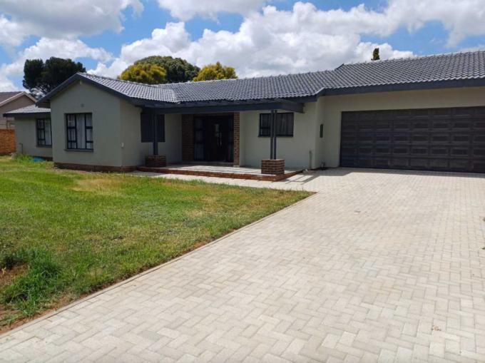 4 Bedroom House for Sale For Sale in Brackenhurst - MR685304