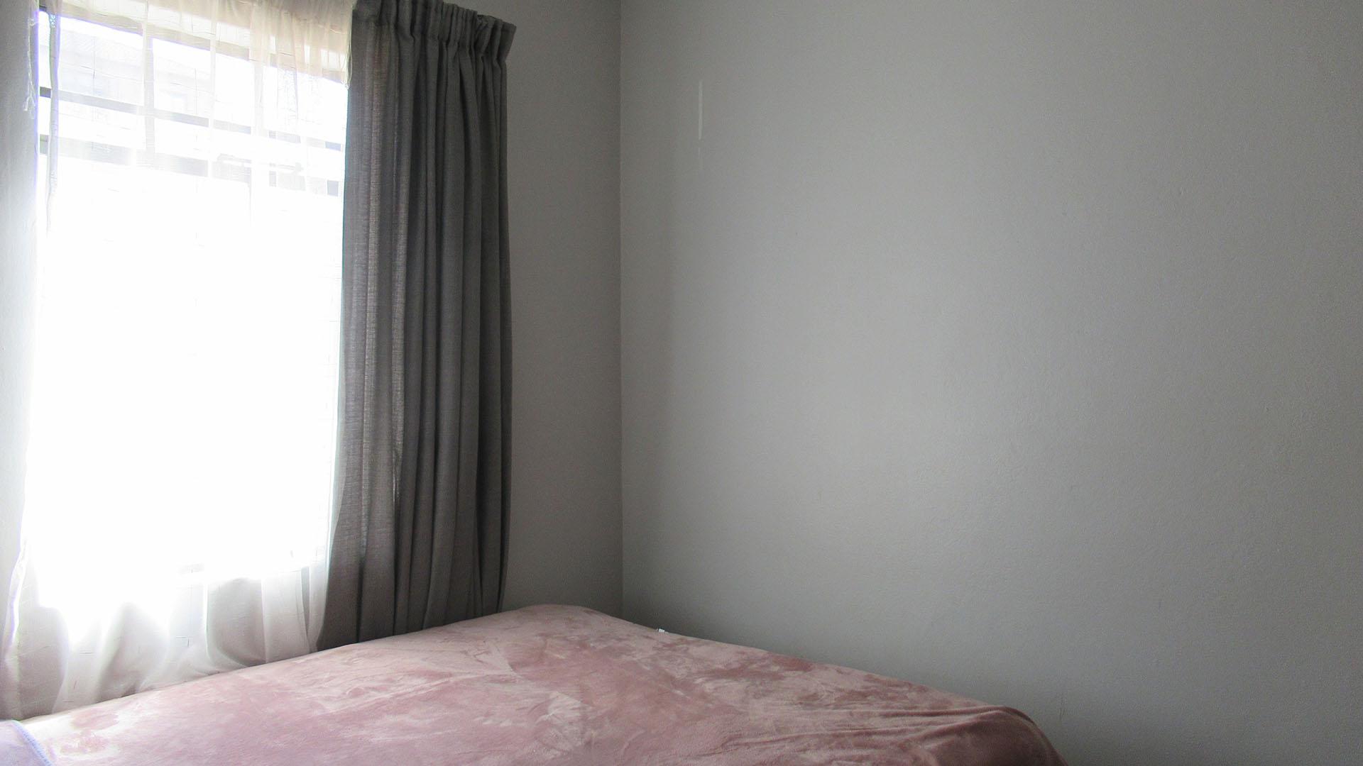 Bed Room 2 of property in Jabulani