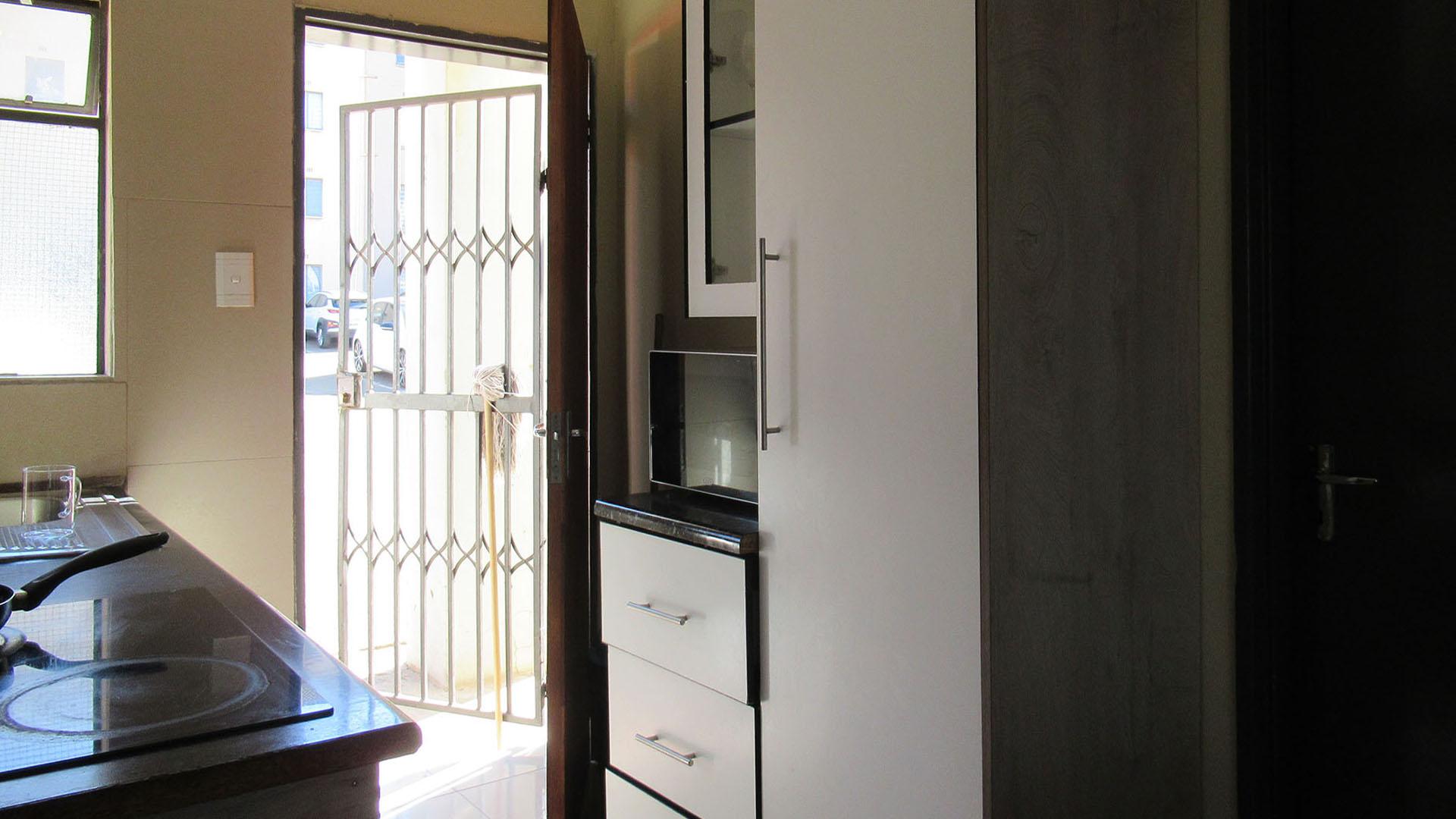 Kitchen - 3 square meters of property in Jabulani