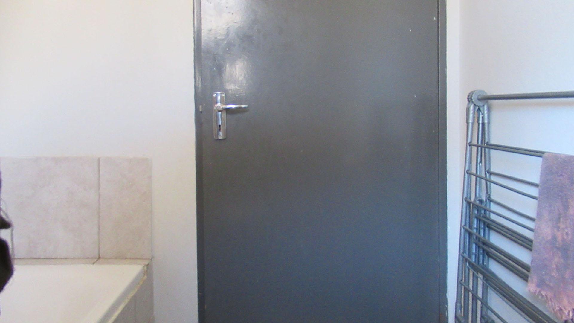 Bathroom 1 - 3 square meters of property in Jabulani