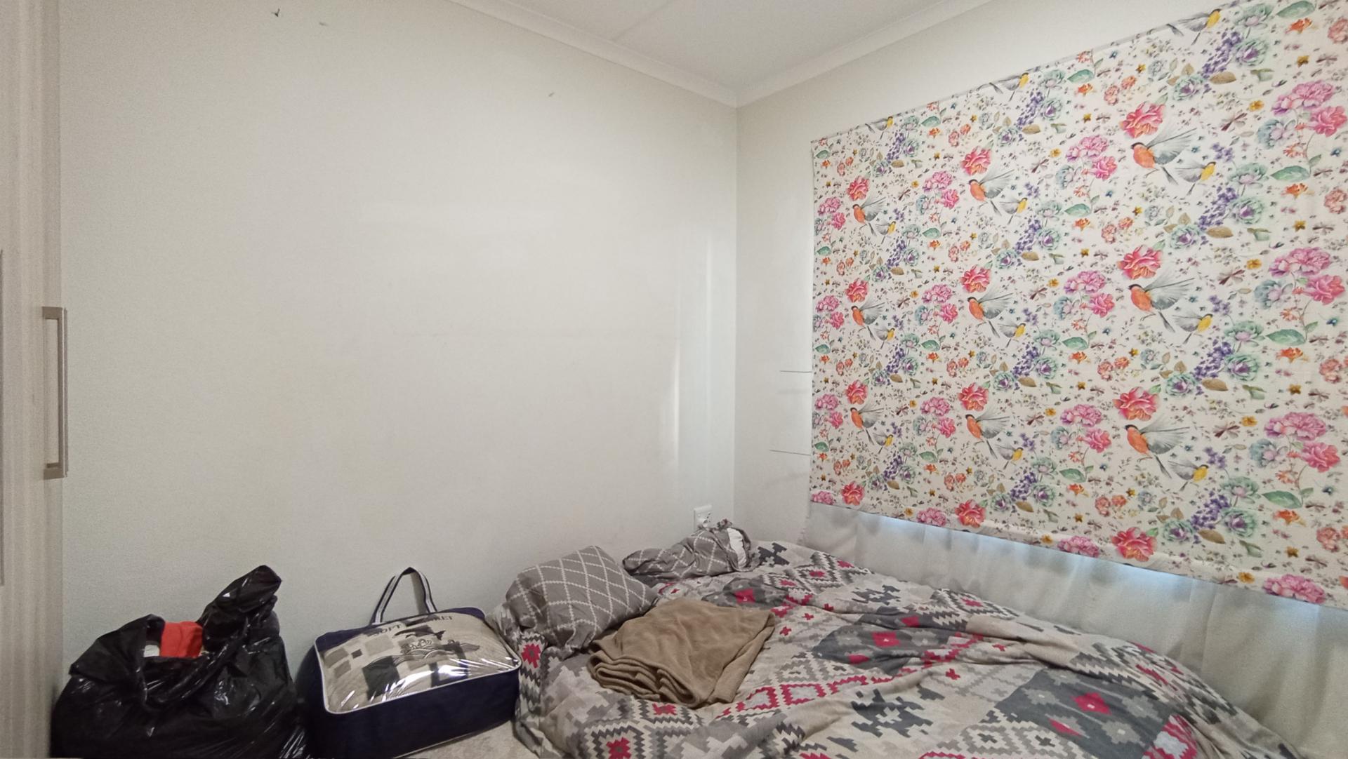 Bed Room 1 - 12 square meters of property in Sundowner