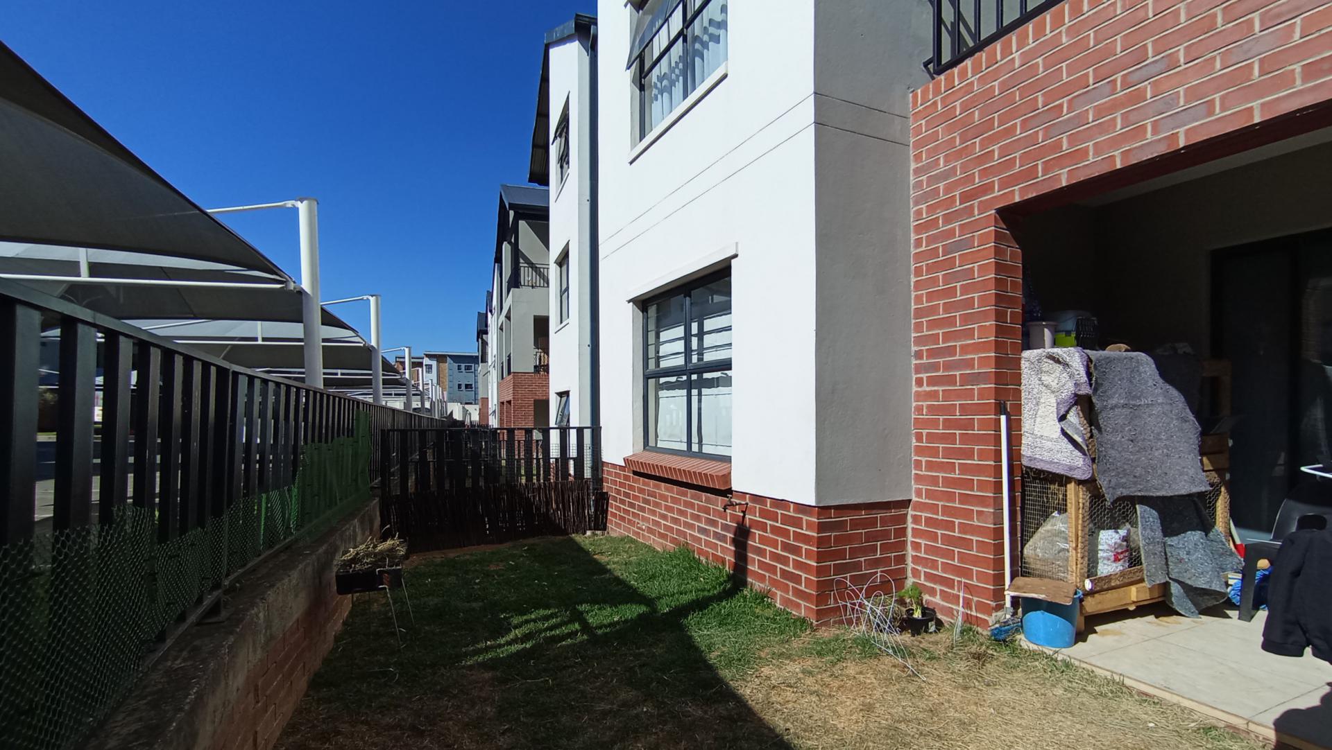 Backyard of property in Sundowner