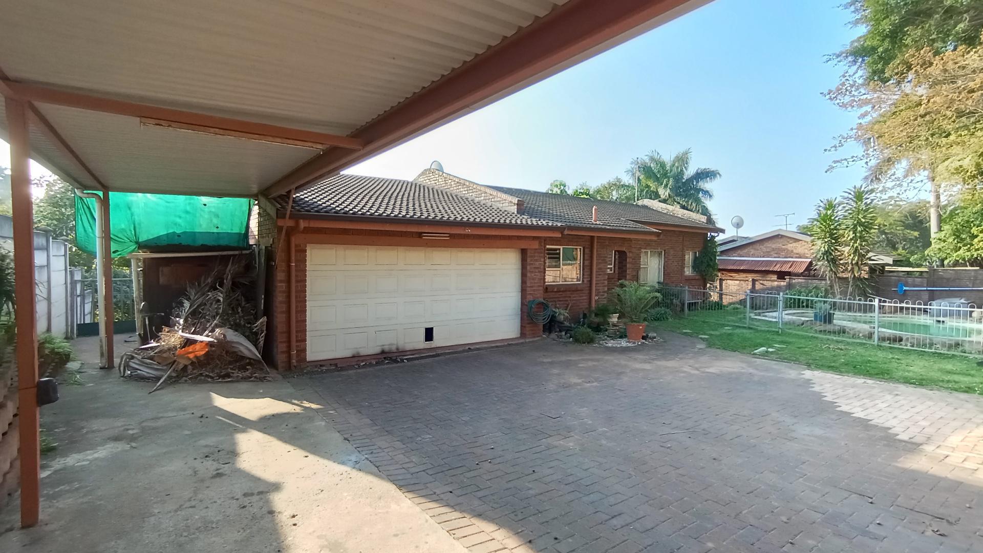 Front View of property in Amanzimtoti 