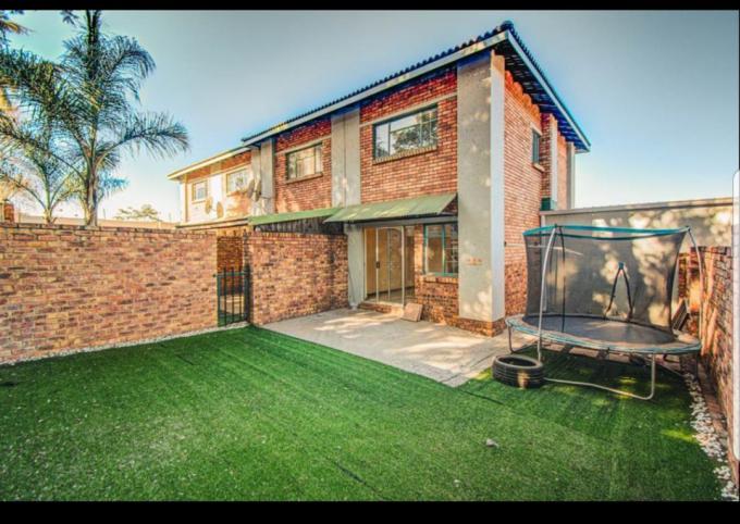 2 Bedroom Duplex  - MR685339