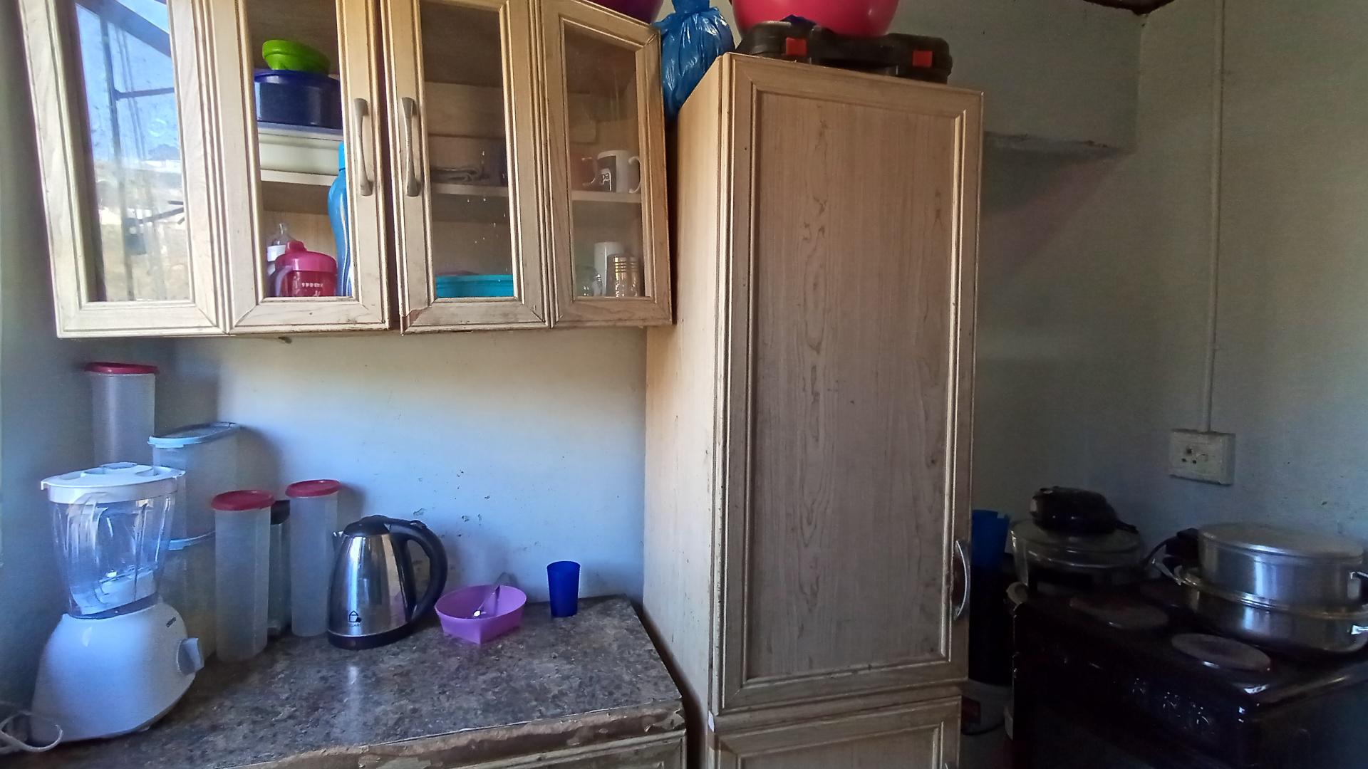 Kitchen - 6 square meters of property in Folweni C