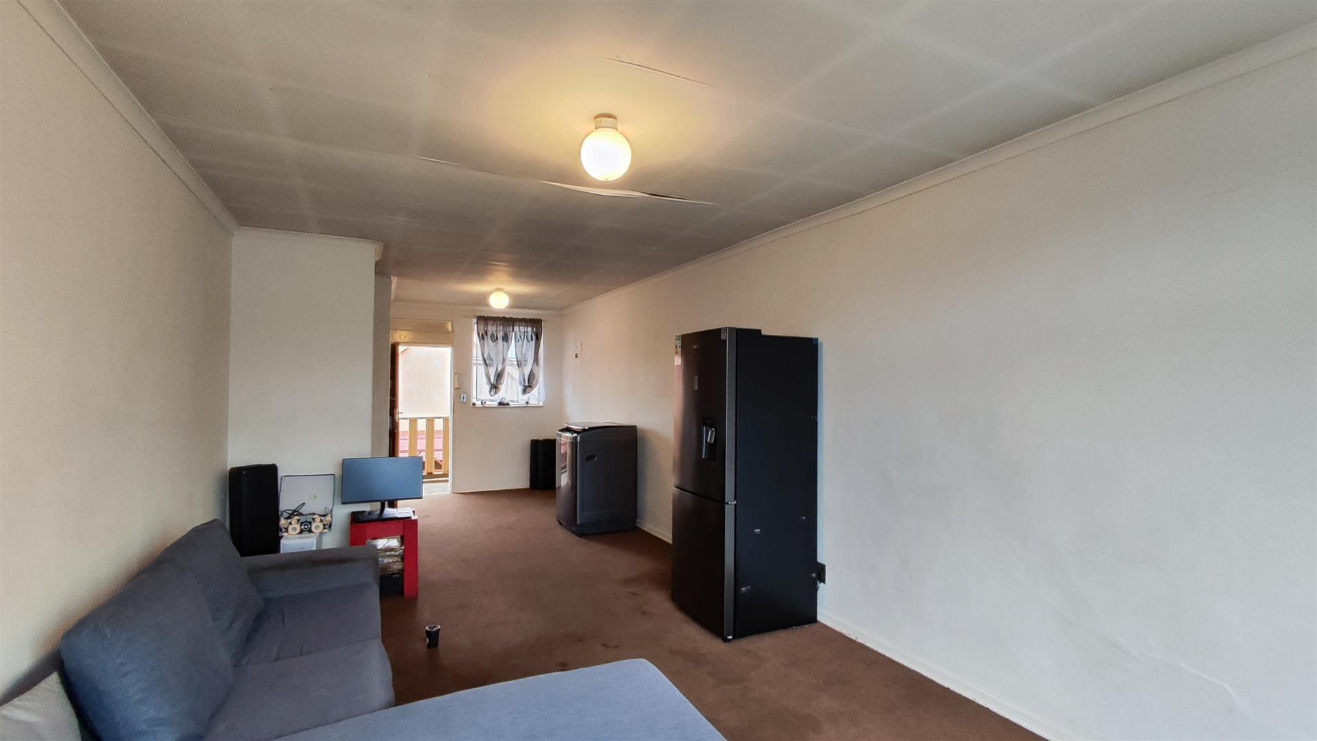 Lounges - 23 square meters of property in Casseldale