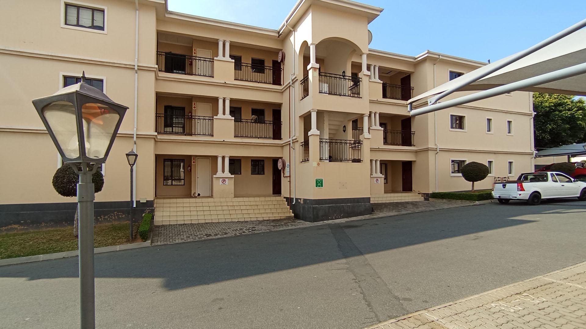 Front View of property in Summerset