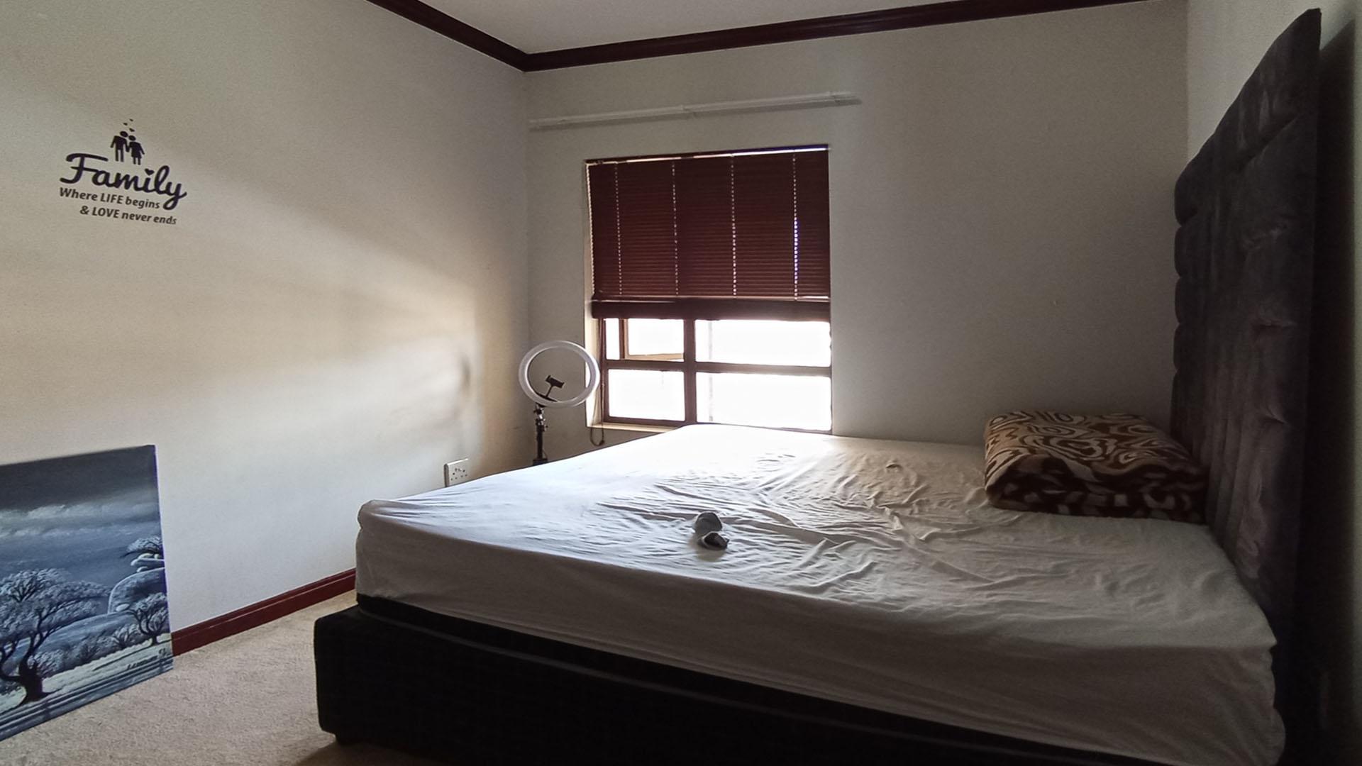 Bed Room 2 - 15 square meters of property in Summerset