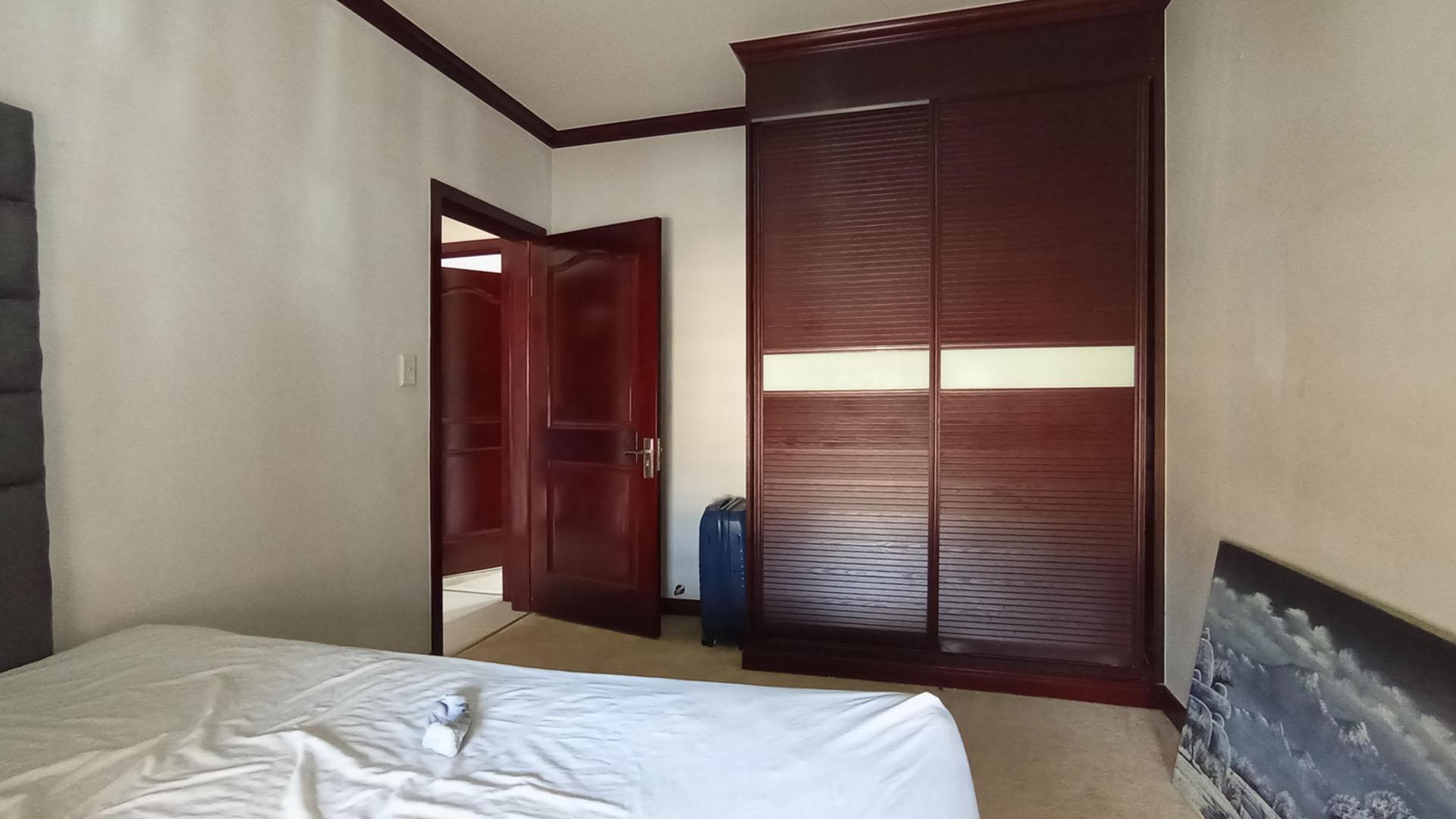 Bed Room 2 - 15 square meters of property in Summerset