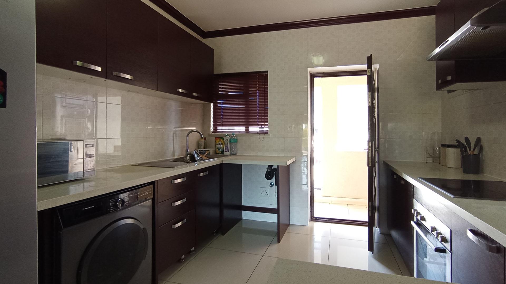 Kitchen - 11 square meters of property in Summerset