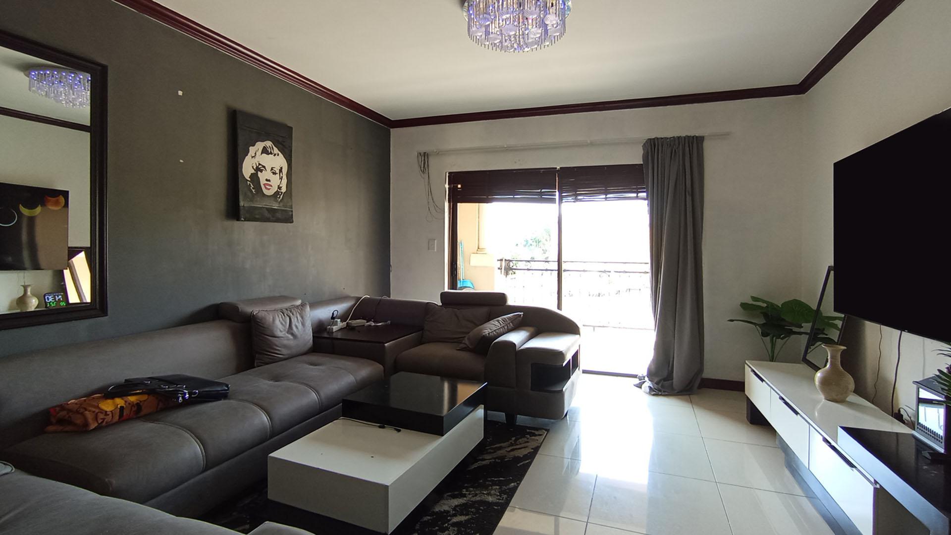 Lounges - 27 square meters of property in Summerset