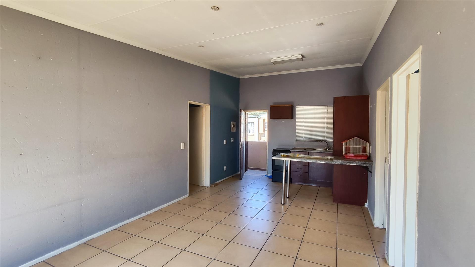 Lounges - 18 square meters of property in Norton's Home Estates