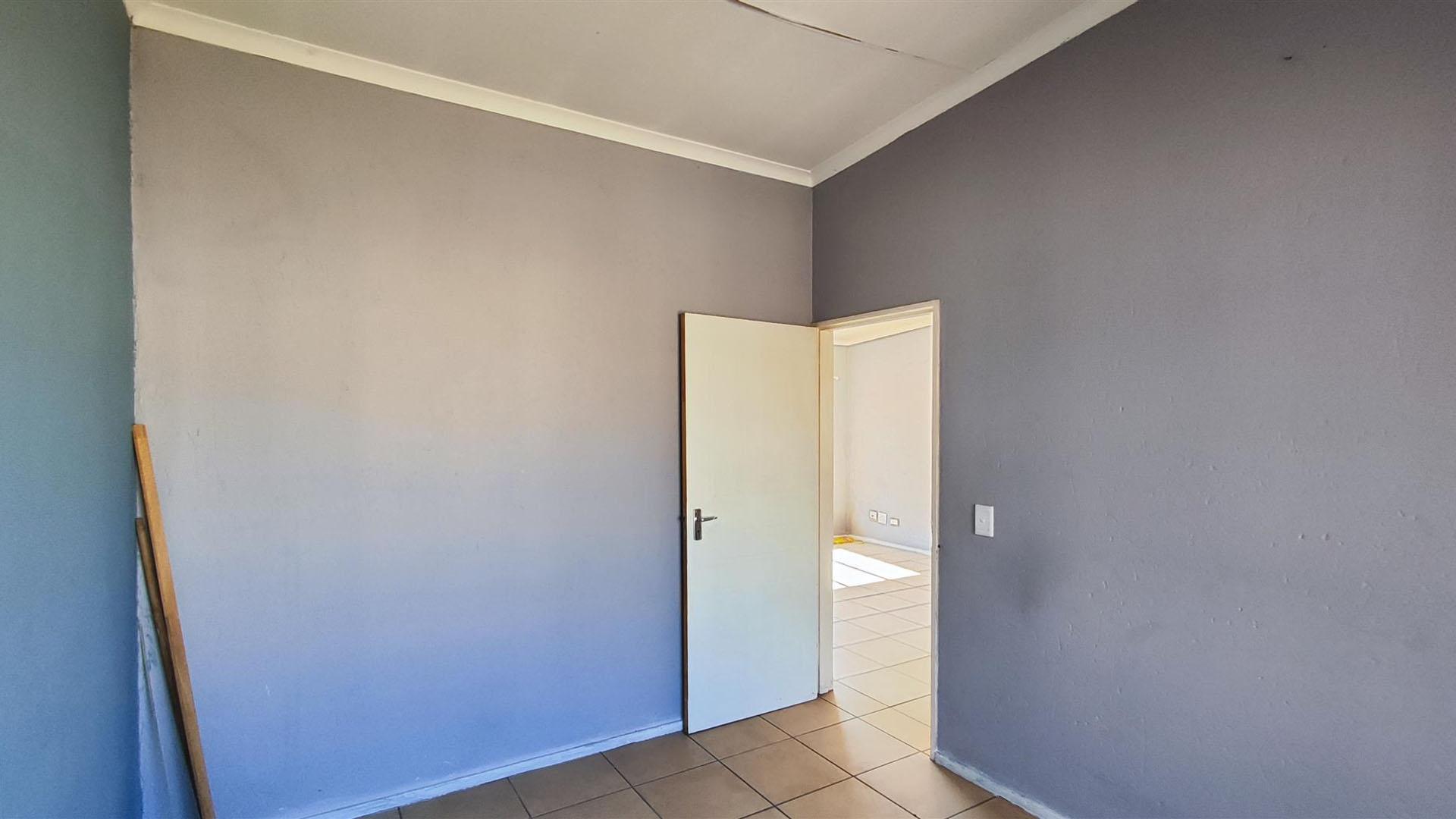 Bed Room 2 - 11 square meters of property in Norton's Home Estates